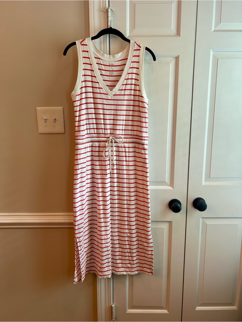 White and red stripe maxi